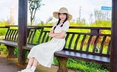 新疆暴雪1米8小伙跳雪没过头顶